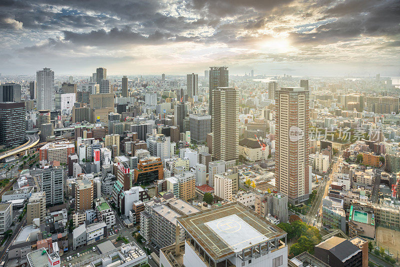 大阪城市景观日本戏剧性的日落黄昏日本