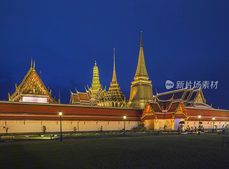 大皇宫是泰国曼谷的地标。翡翠佛寺。