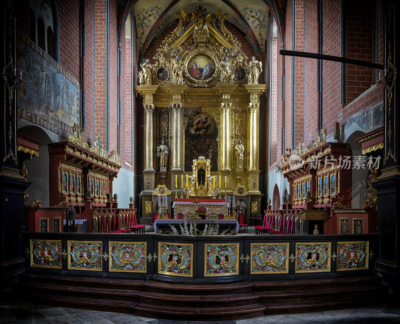 波兰切尔姆诺圣母升天的哥特式教区教堂