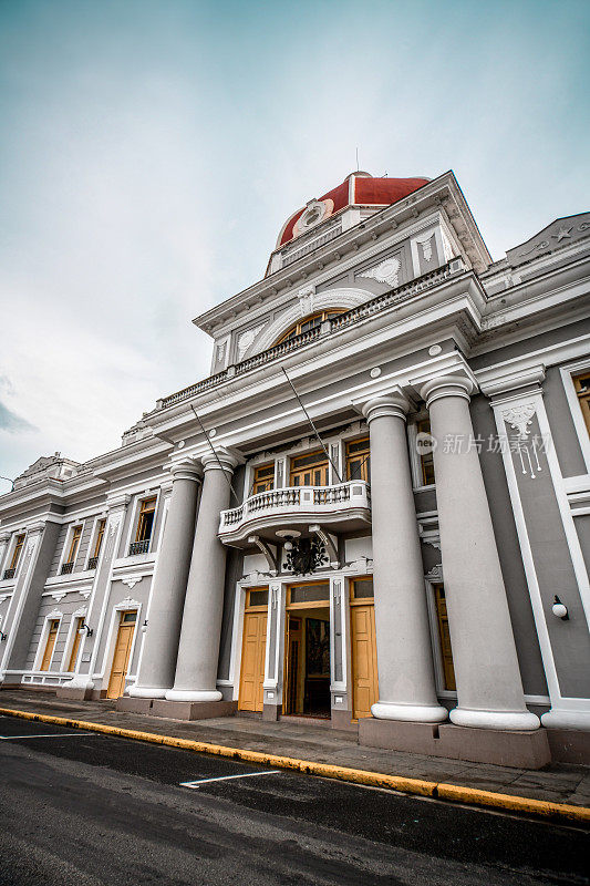 古巴西恩富戈斯市市政厅