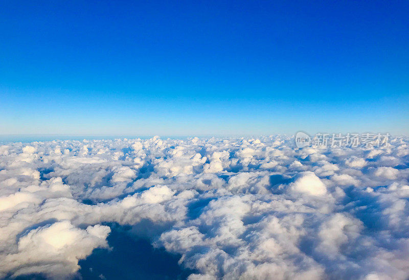 密歇根湖上空的云层