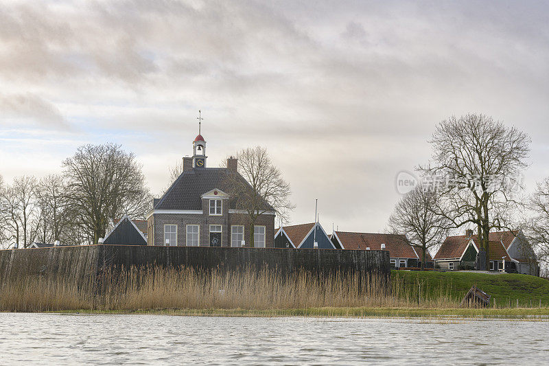 Schokland前岛在荷兰的Zuiderzee，现在再次被水包围在Noordoostpolder