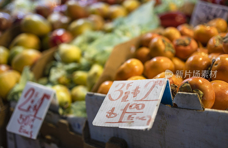 美国纽约曼哈顿街头市场上展示的水果