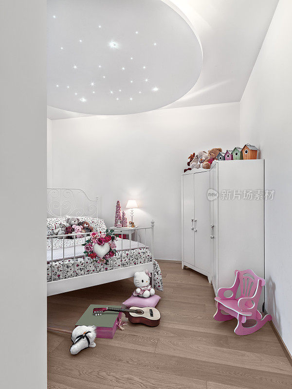 现代儿童卧室的内部与镶木地板