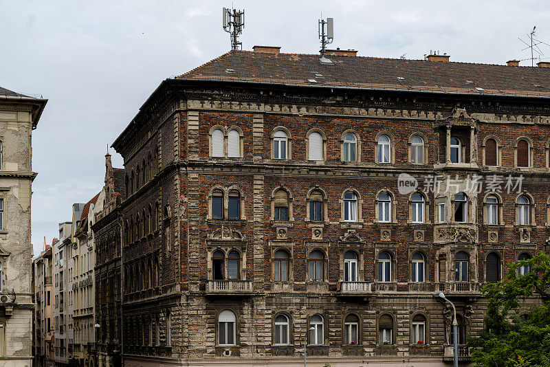 匈牙利布达佩斯破旧的公寓楼