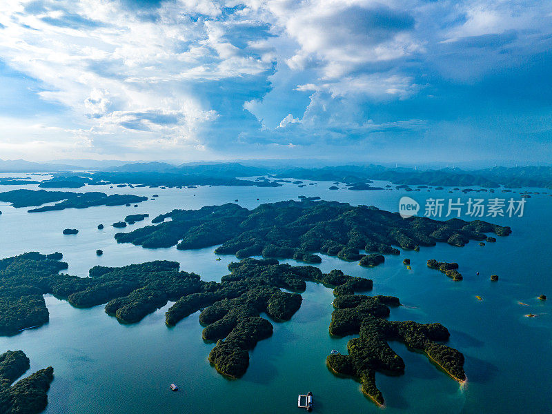 蓝天白云，千岛湖风光航拍