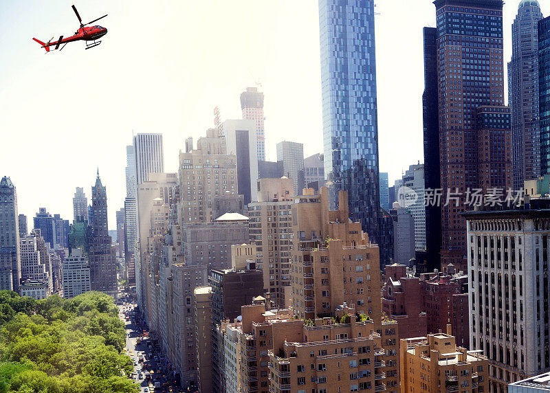 直升机游览纽约市。