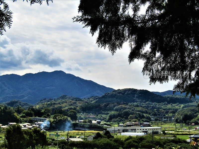 日本。山的风景。