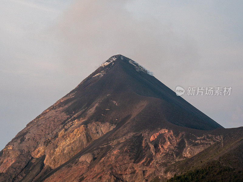 危地马拉的阿卡特南戈火山