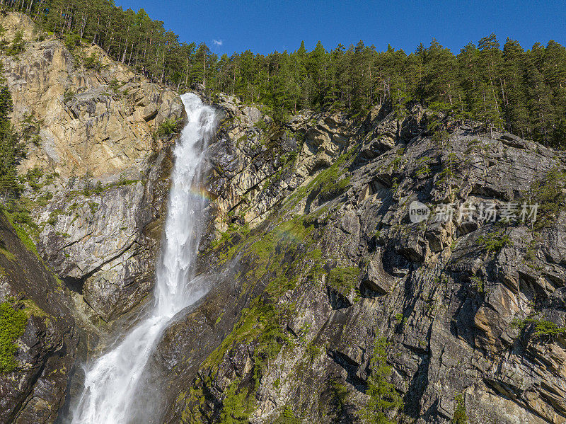 雷纳瀑布在Ötztal