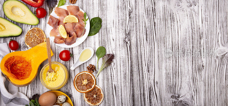 健康饮食计划中的新鲜农产品和瘦肉蛋白。地中海饮食，古饮食，以富含Omega-3的食物为特色的生酮饮食