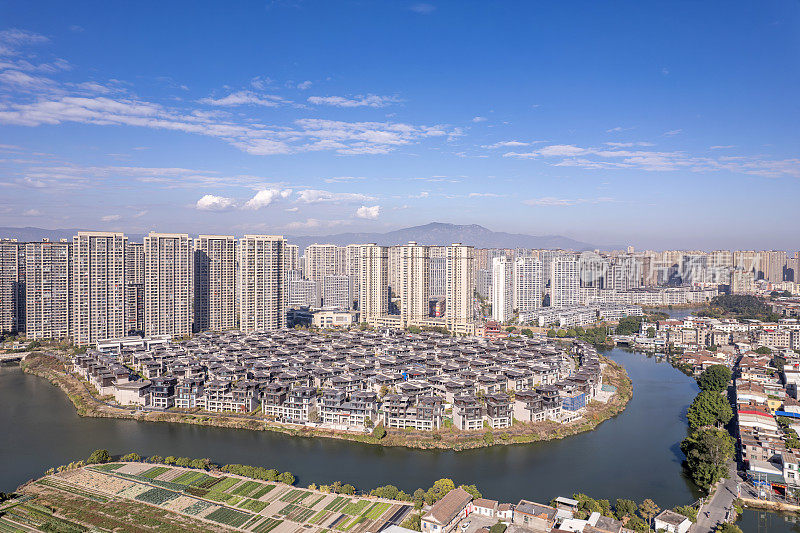 城市别墅和高层住宅鸟瞰图