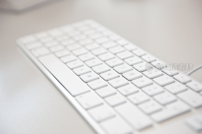 MAC电脑的白色平板键盘