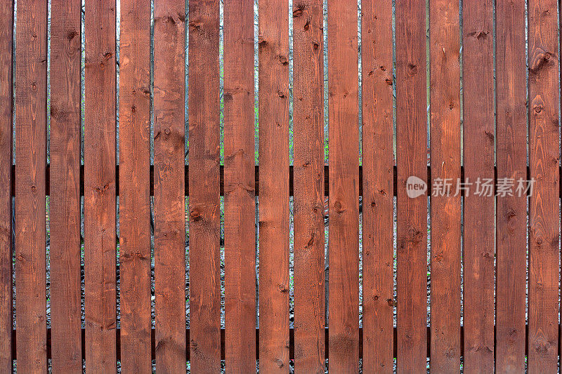 棕色的松木栅栏