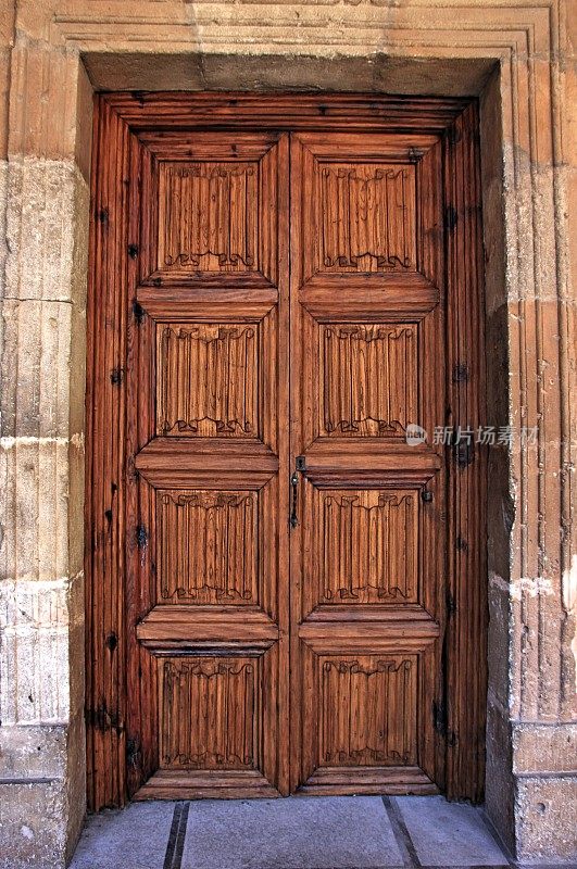 西班牙的旧木门
