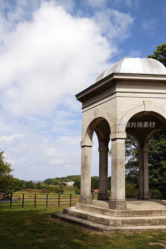 凉亭和山顶景观