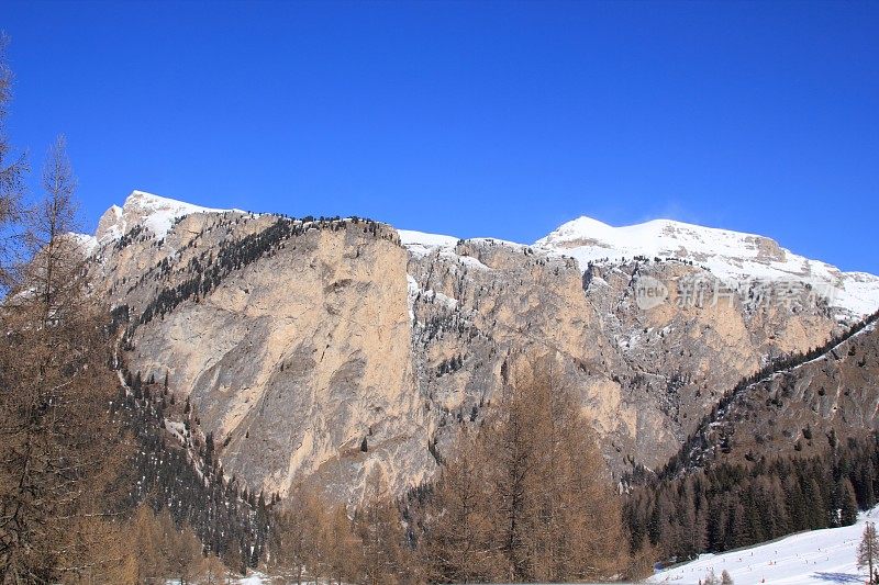 意大利Dolomites的冬天