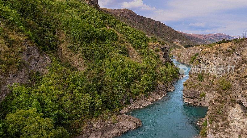 新西兰卡瓦卢河峡谷