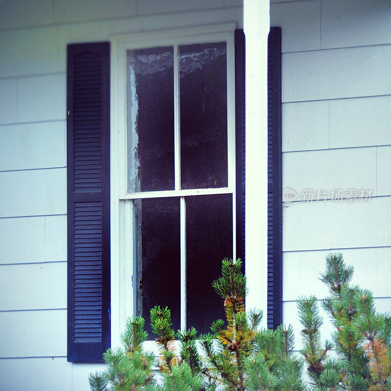 老房子的窗户