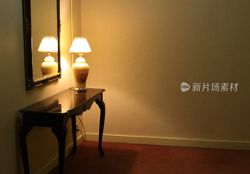 酒店走廊的灯
