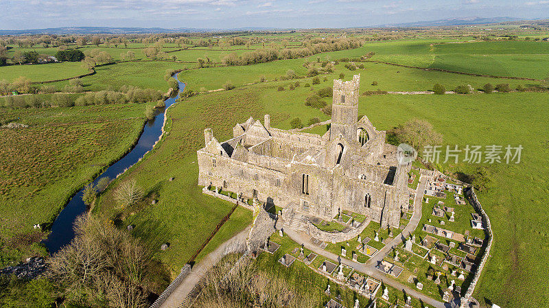 鸟瞰图的昆修道院，克莱尔郡，爱尔兰。