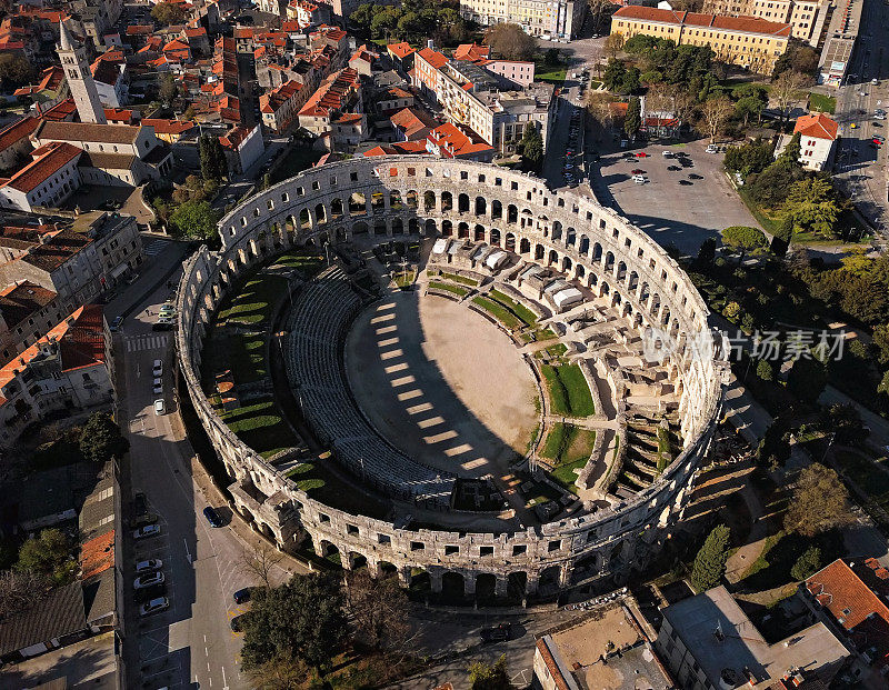 普拉罗马圆形剧场鸟瞰图。克罗地亚伊斯特里亚。