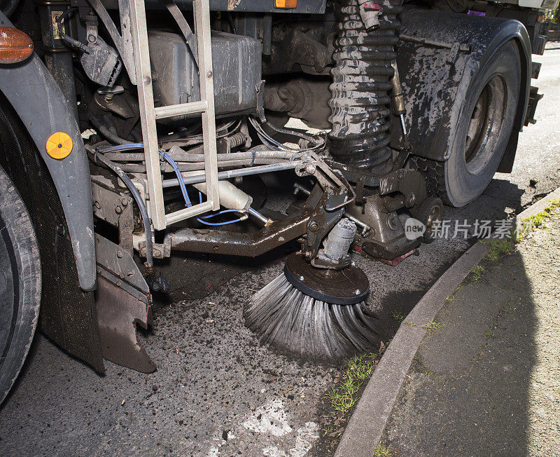 道路清扫车靠近