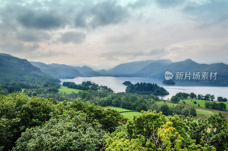 英格兰西北部坎布里亚郡的英格兰湖区国家公园的风景，摄于夏日