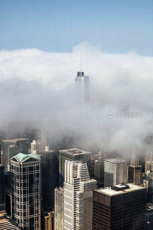 芝加哥市中心多雾