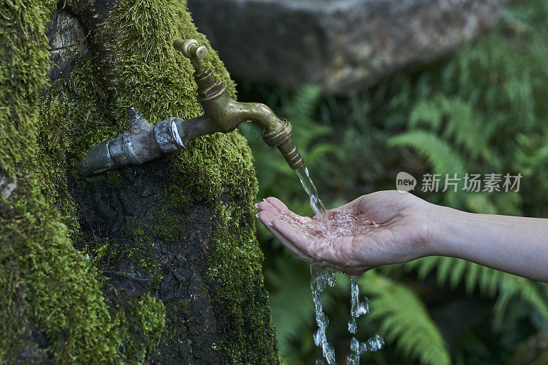 自然水喝