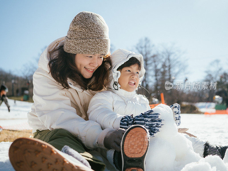 家庭堆雪人