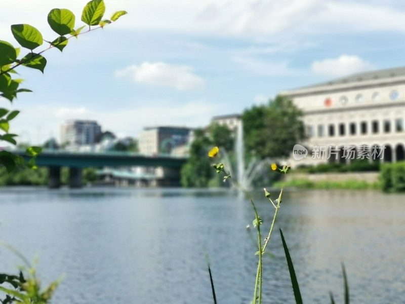 漫步鲁尔河Mülheim，欣赏活动大厅的景色