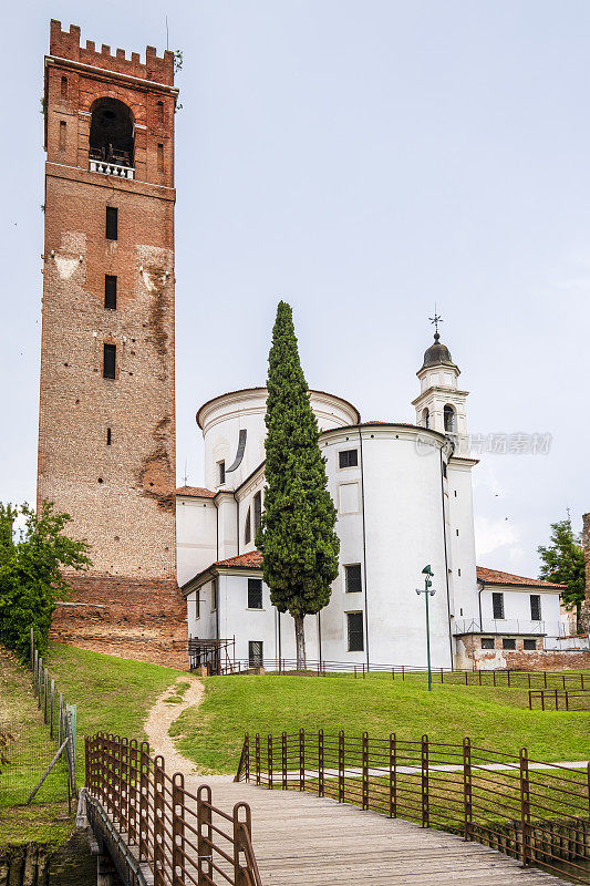 意大利-威尼托城堡，中世纪塔和大教堂