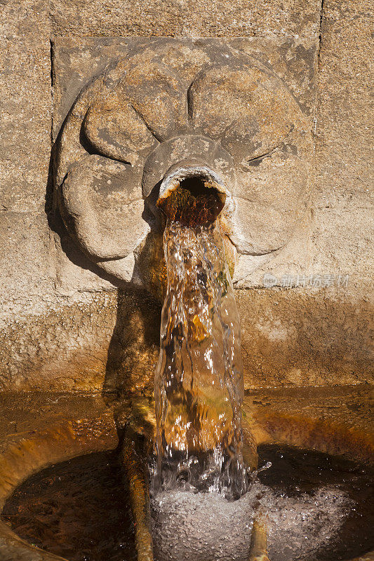 如布尔加斯温泉喷泉，欧伦斯，加利西亚，西班牙。