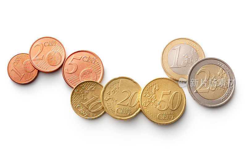 货币:在白色背景上孤立的欧元硬币