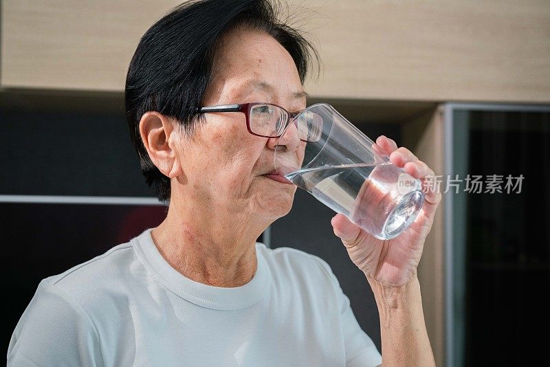 干净的饮用水对健康有好处。