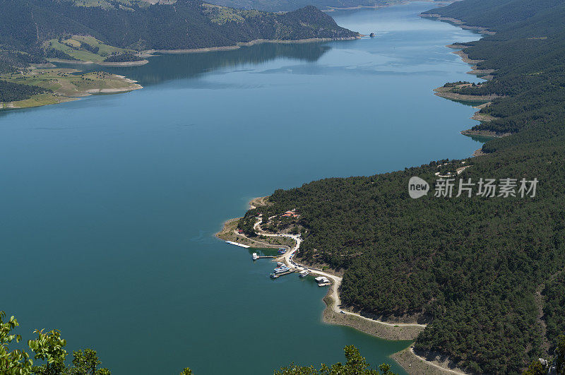 黑海地区Samsun省Vezürköprü峡谷中的Kızılırmak河的景色