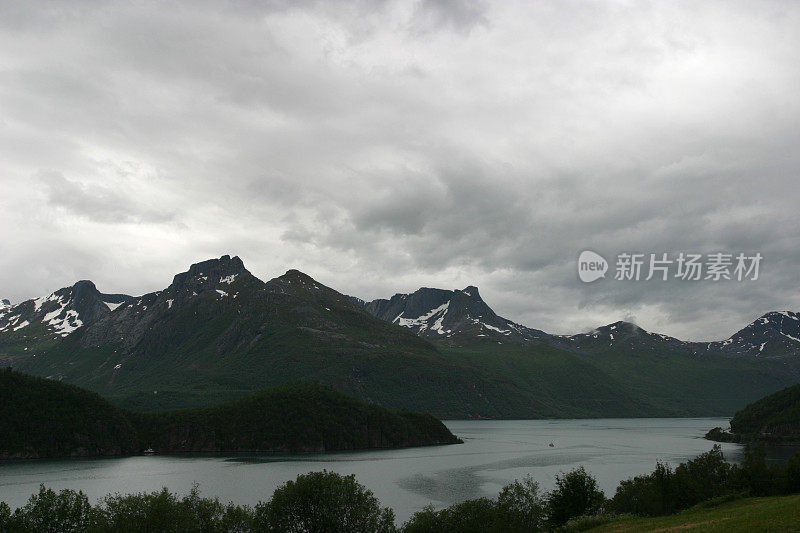 挪威峡湾景观北部自然荒野