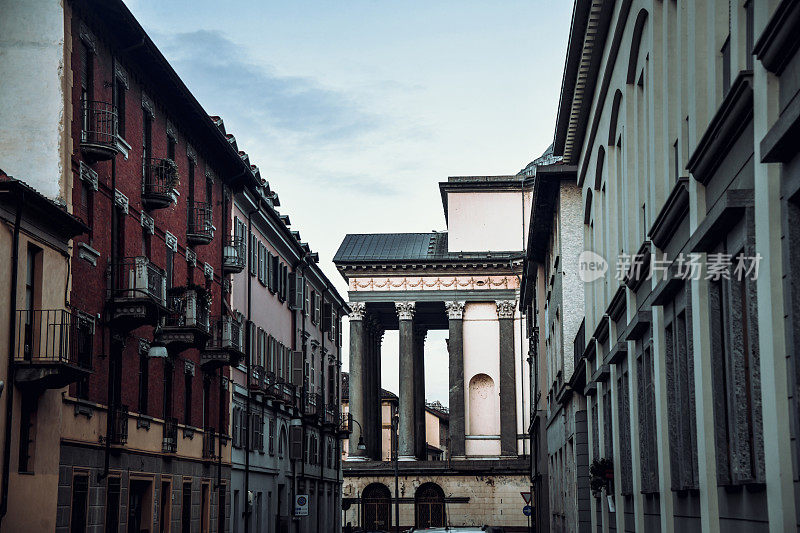 意大利都灵的传统罗马建筑柱子