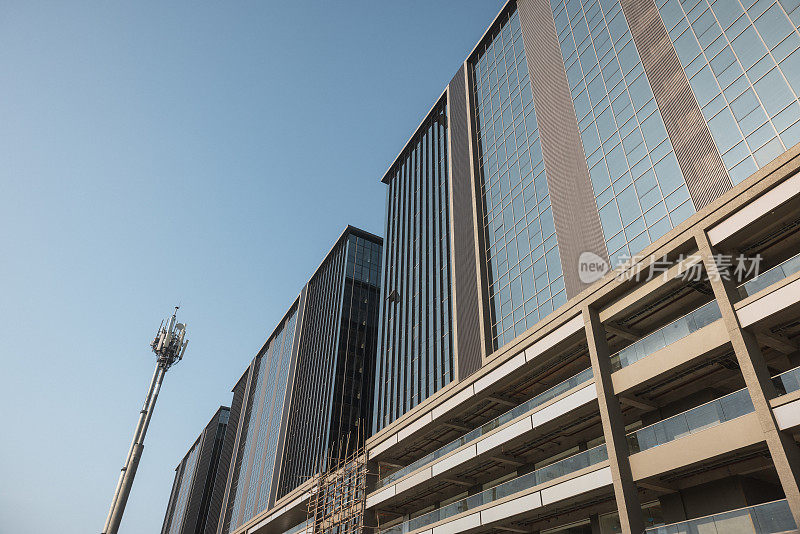 俯瞰艾哈迈达巴德金融区仍在建设中的新建筑
