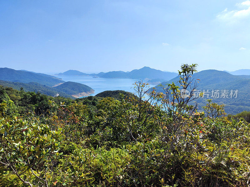 从香港西贡东郊野公园大湛锦鲤俯瞰高岛水塘