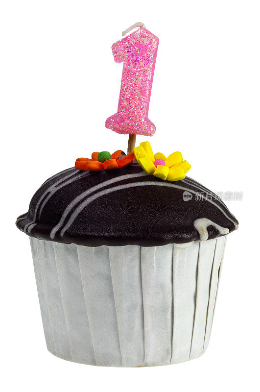 带一岁生日蜡烛的纸杯蛋糕