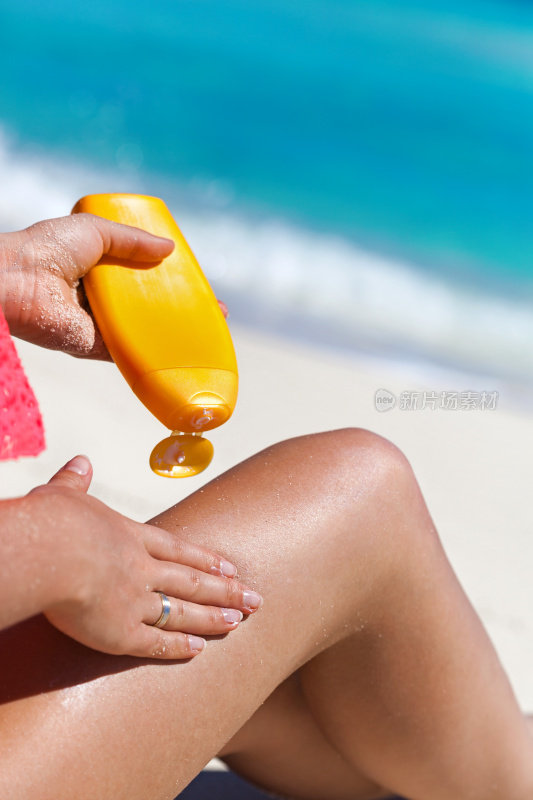健康的日光浴与SPF的身体护理