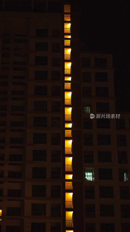 灯在公寓
