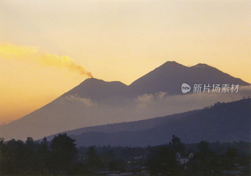 吸烟火山《暮光之城》