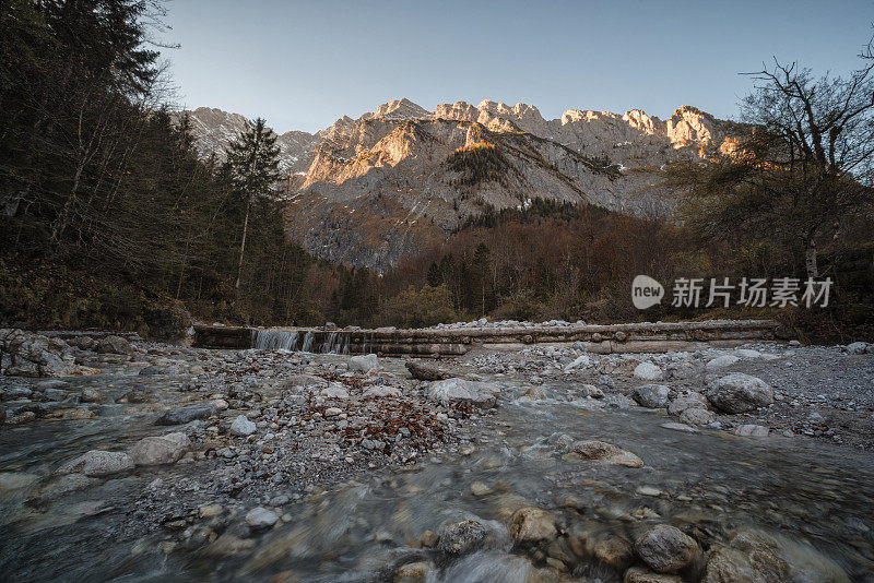 沃特曼和艾巴赫在圣巴塞洛缪