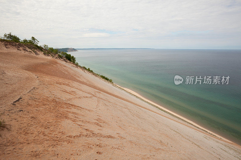 睡觉熊沙丘国家湖岸