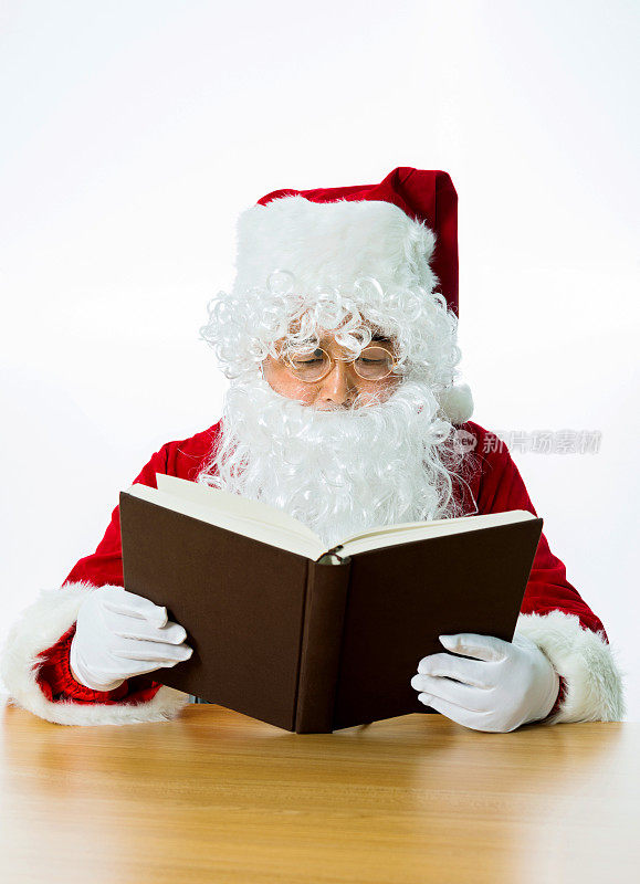 圣诞老人读书