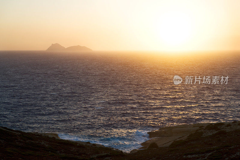 克里特岛地中海上的日落