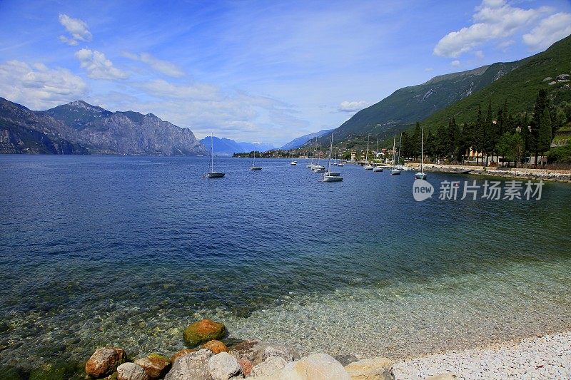 加尔达湖美丽的海岸线-马尔切辛，意大利